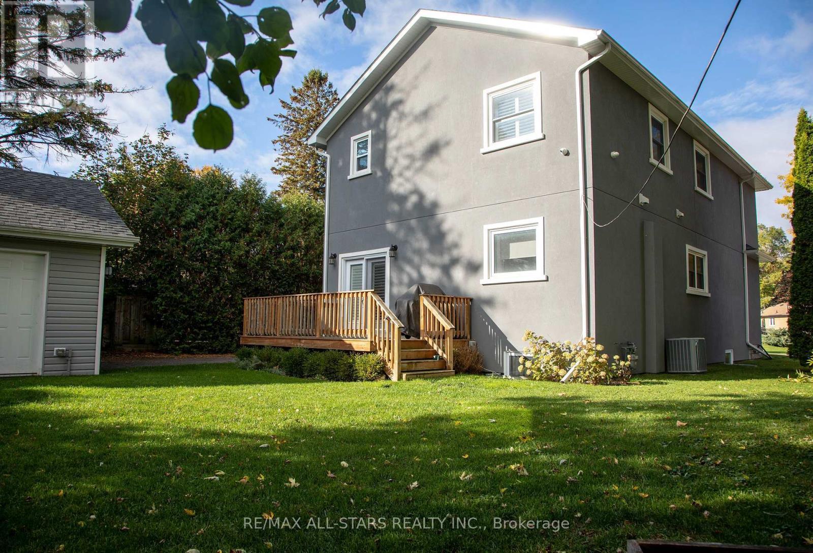 29 Patrick Drive, Aurora, ON - Outdoor