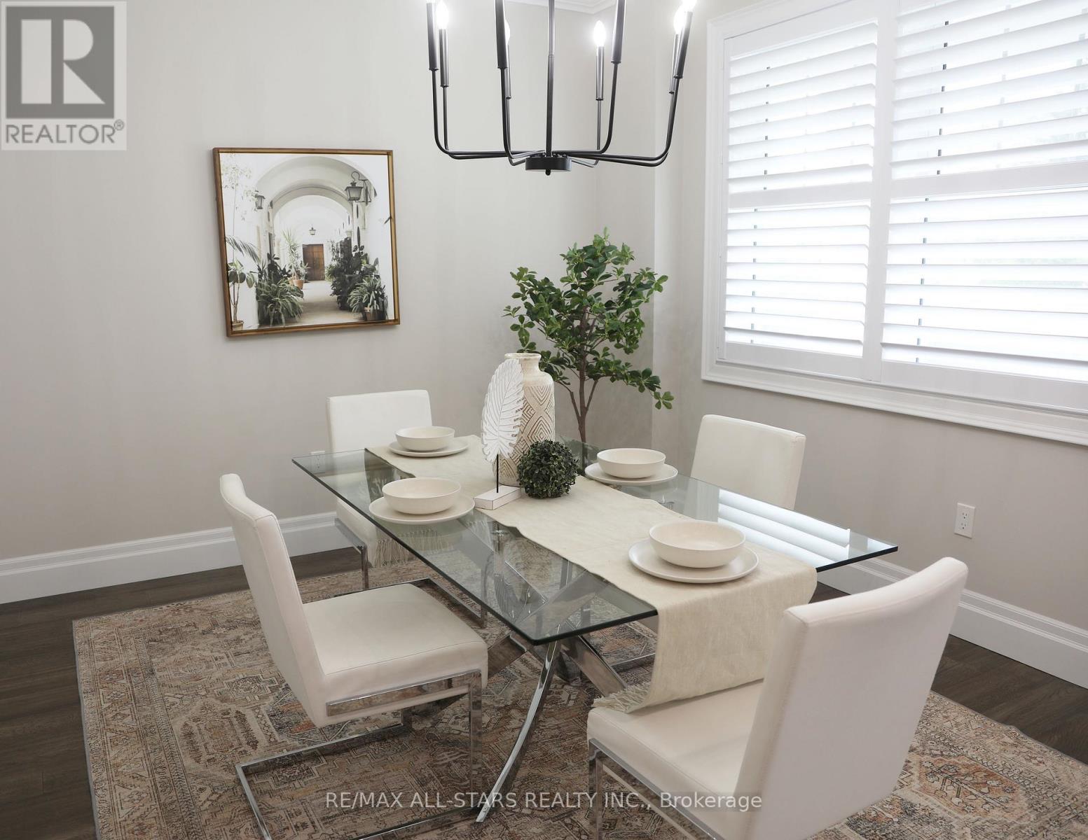 29 Patrick Drive, Aurora, ON - Indoor Photo Showing Dining Room