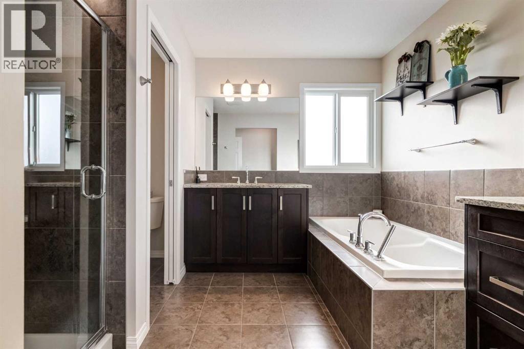 26 Mount Rae Terrace, Okotoks, AB - Indoor Photo Showing Bathroom