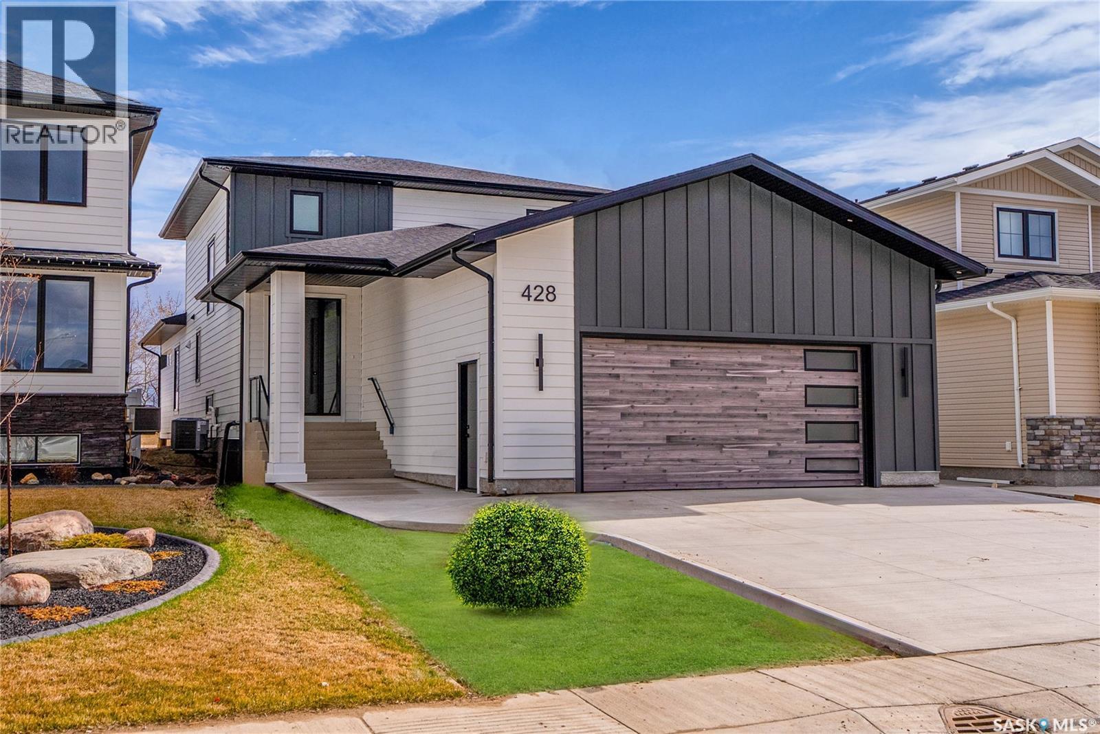 428 Woolf Bend, Saskatoon, SK - Outdoor