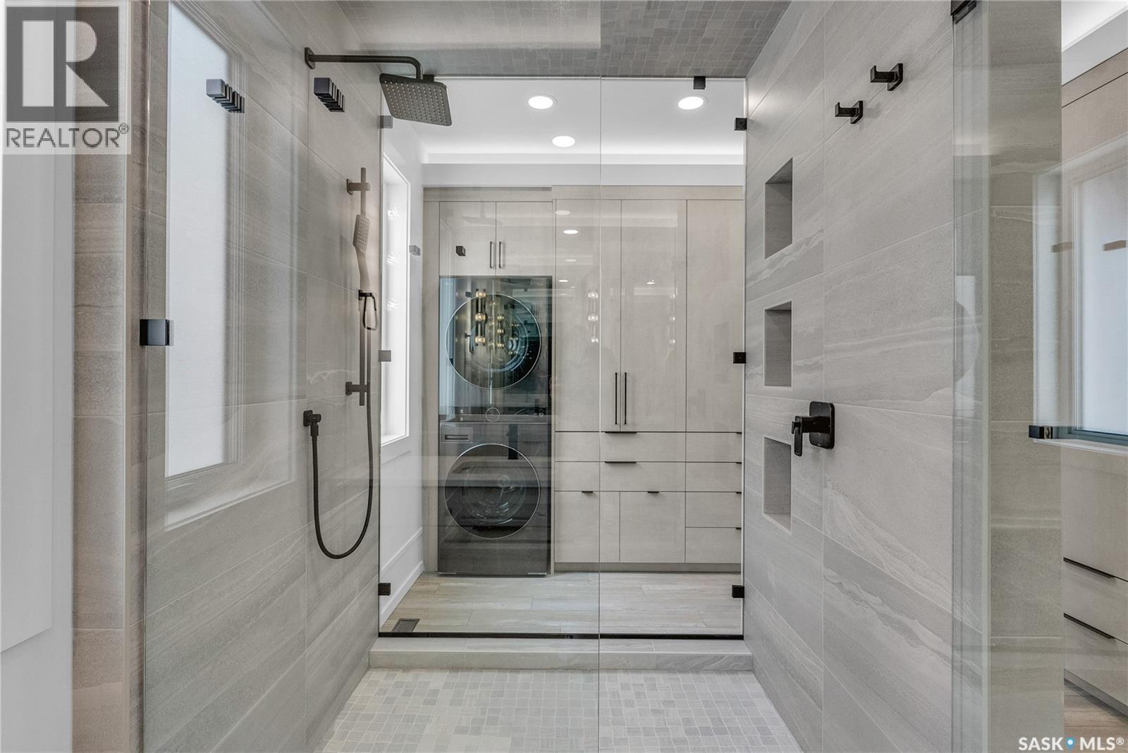 428 Woolf Bend, Saskatoon, SK - Indoor Photo Showing Bathroom