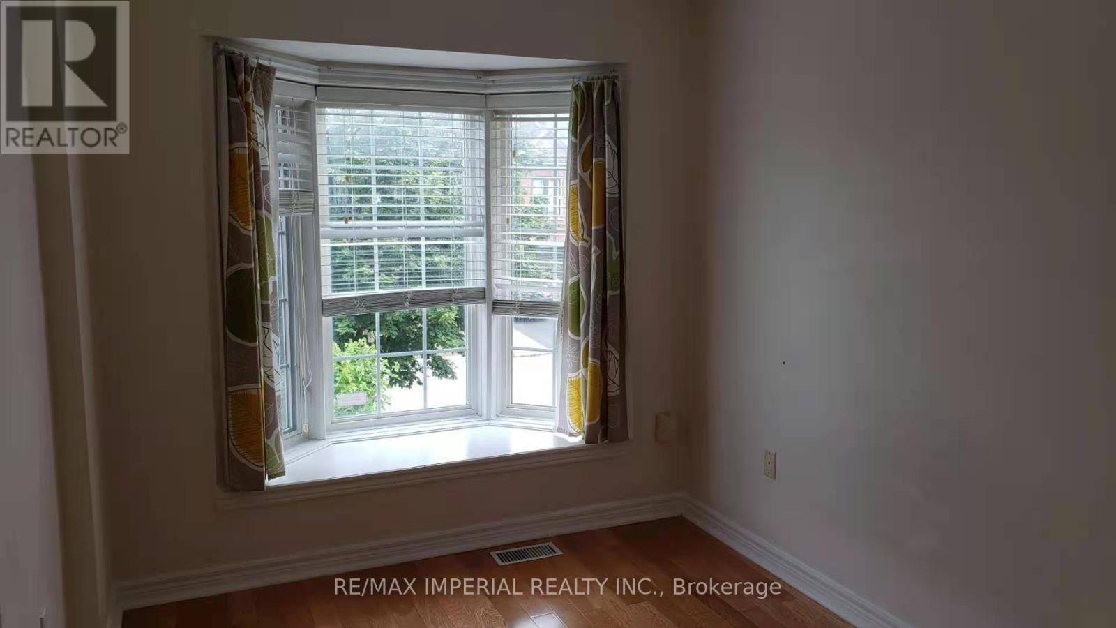 25 Ruby Crescent, Richmond Hill, ON - Indoor Photo Showing Other Room