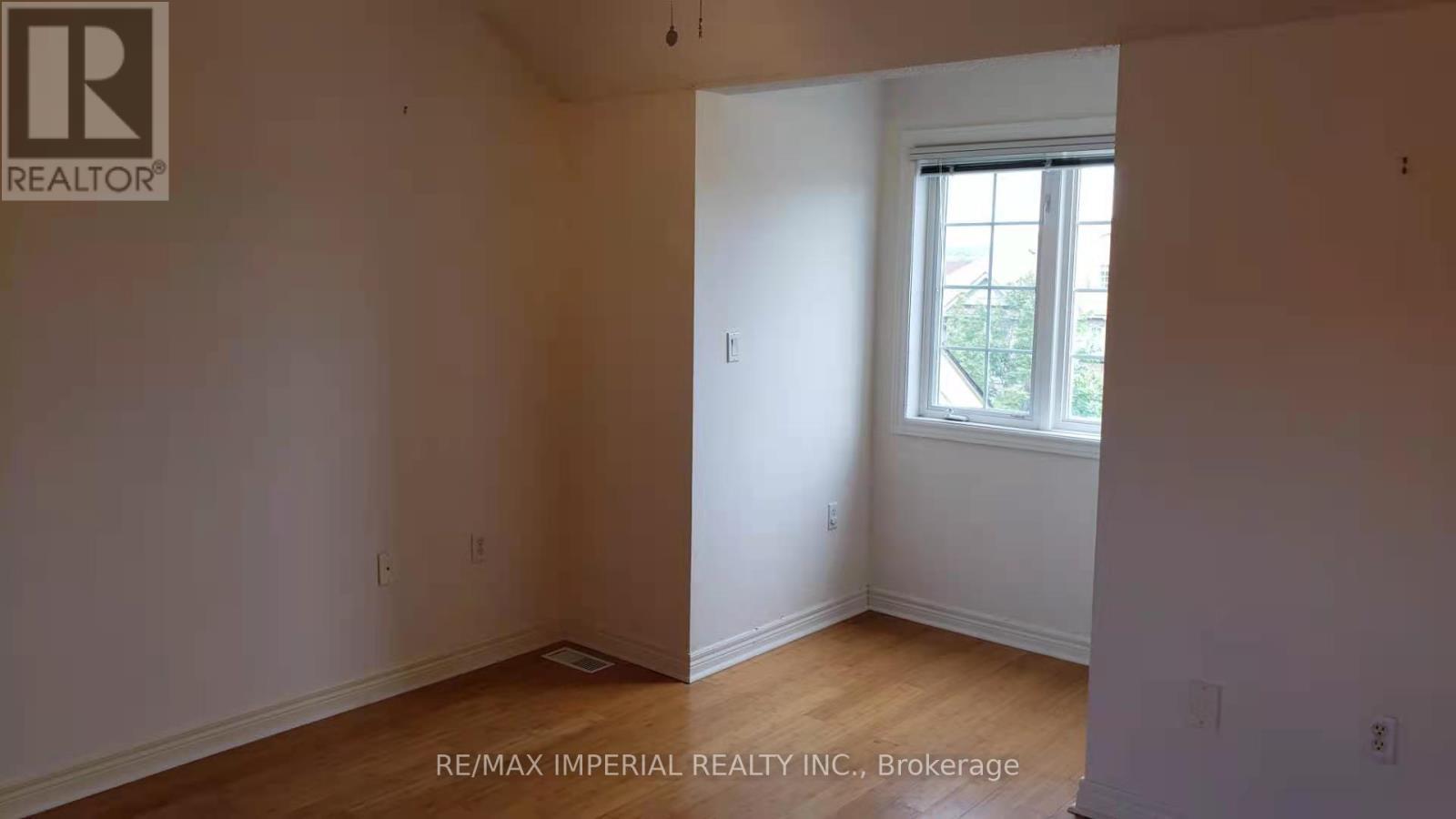 25 Ruby Crescent, Richmond Hill, ON - Indoor Photo Showing Other Room