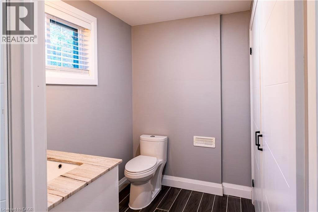 55 Suffolk Avenue, Kitchener, ON - Indoor Photo Showing Bathroom