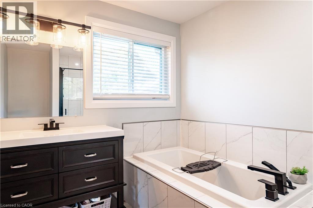 55 Suffolk Avenue, Kitchener, ON - Indoor Photo Showing Bathroom