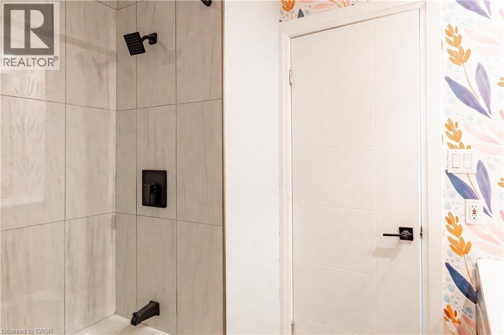 55 Suffolk Avenue, Kitchener, ON - Indoor Photo Showing Bathroom