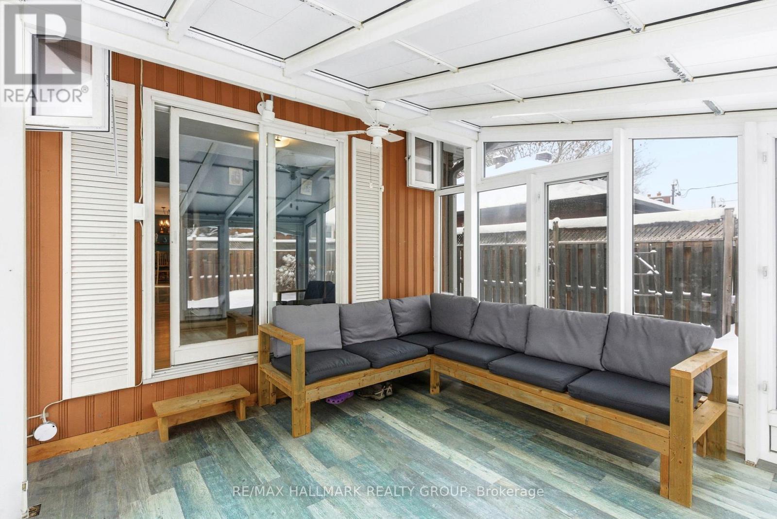 907 Innswood Drive, Ottawa, ON -