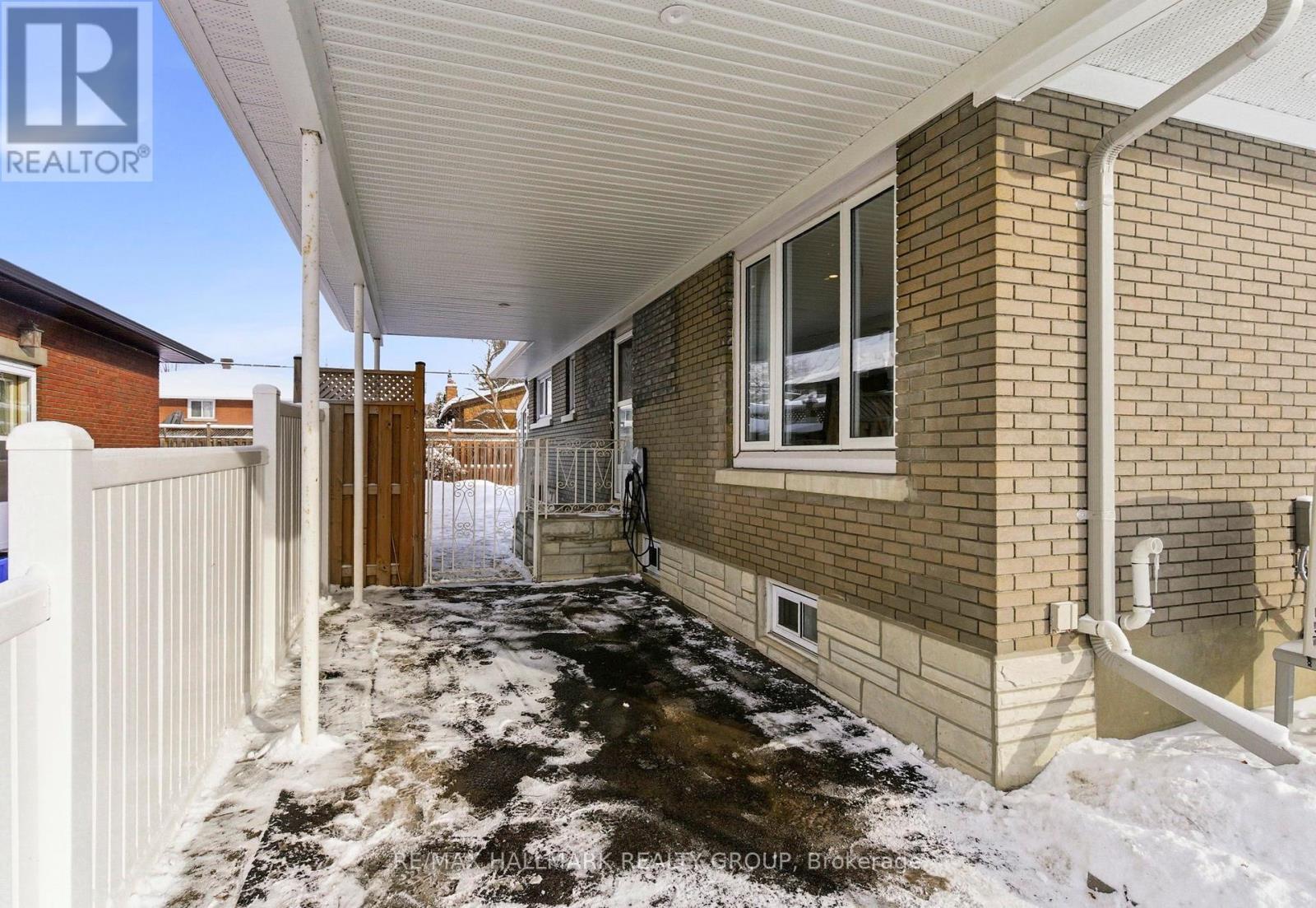 907 Innswood Drive, Ottawa, ON - Outdoor With Exterior