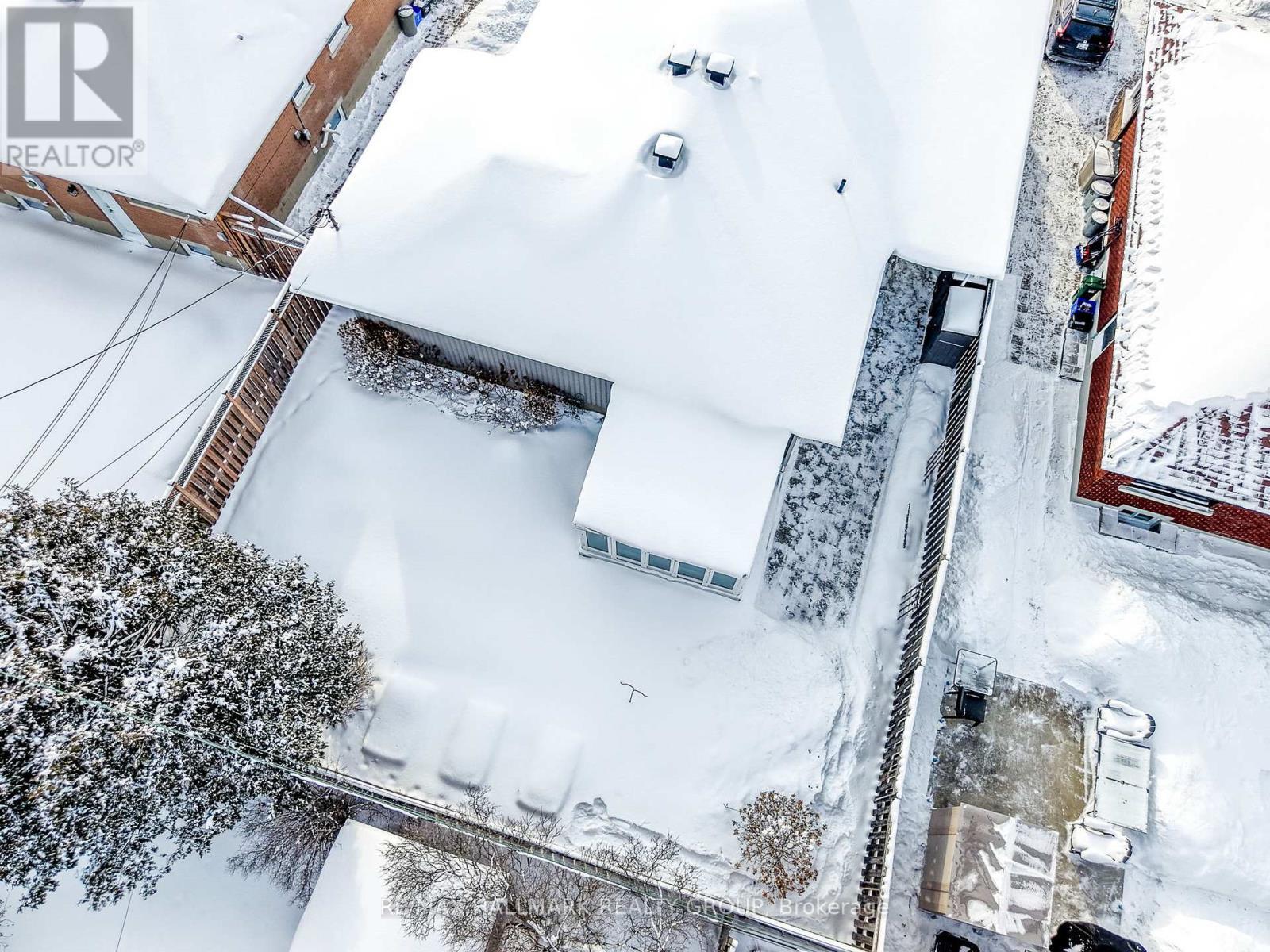 907 Innswood Drive, Ottawa, ON - Outdoor