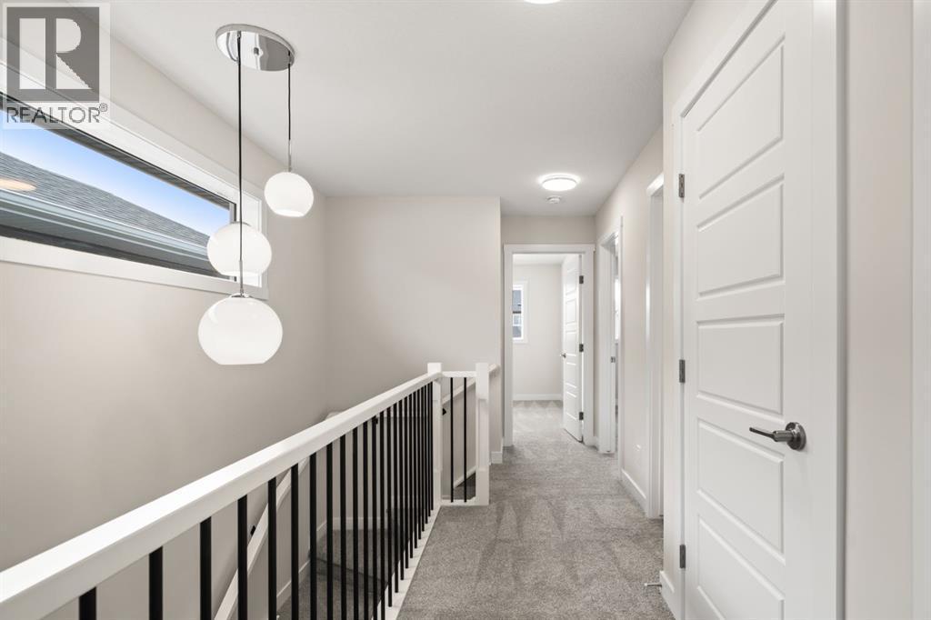 636 Sora Boulevard Se, Calgary, AB - Indoor Photo Showing Other Room