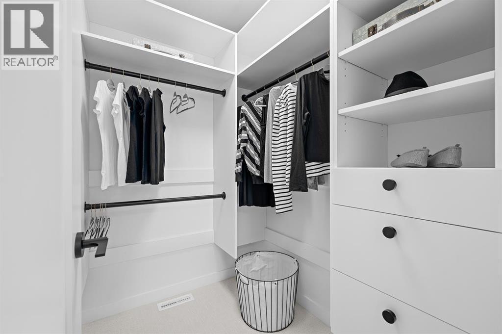 568 Walgrove Boulevard Se, Calgary, AB - Indoor Photo Showing Other Room