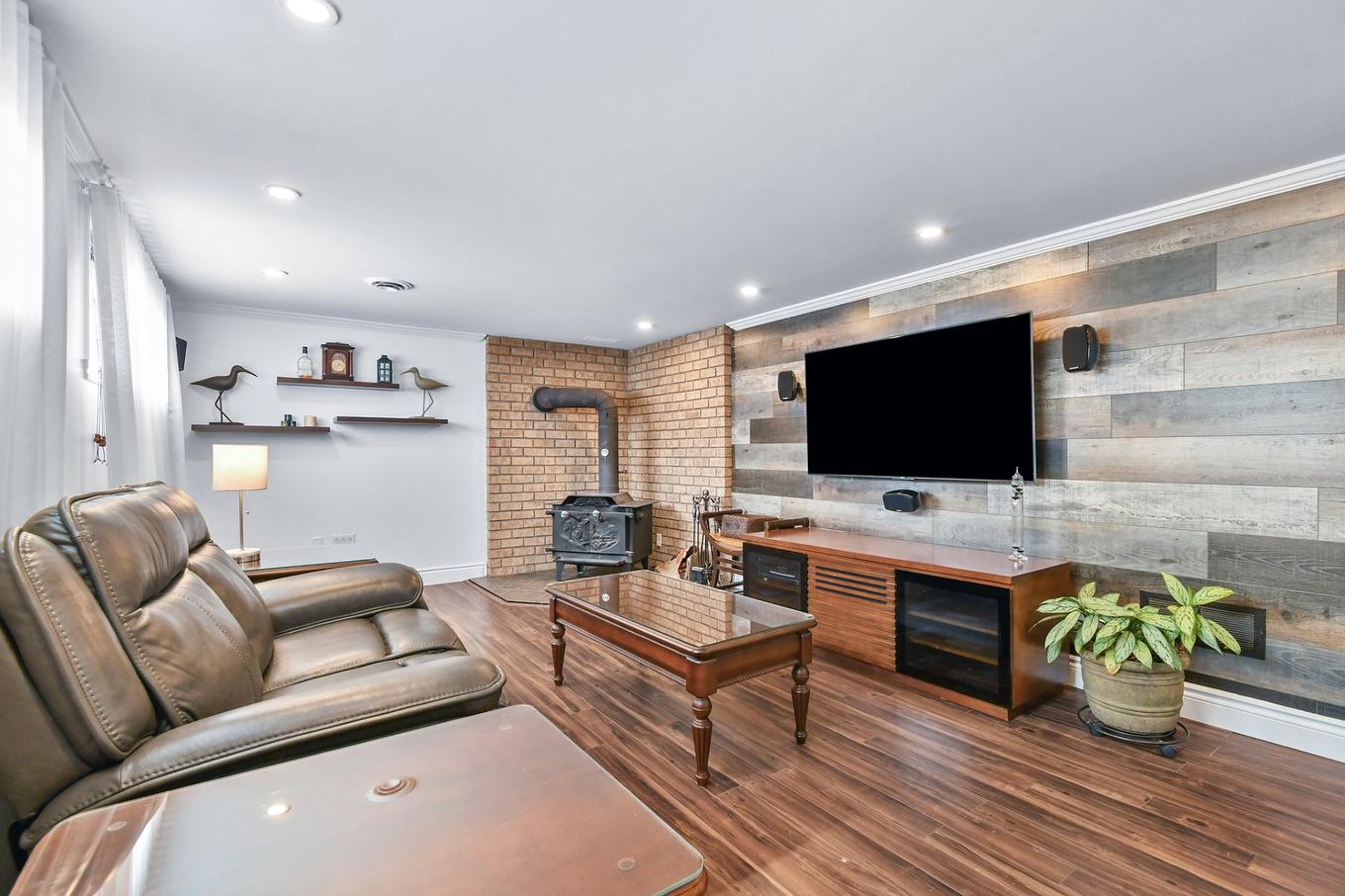 Salle familiale - 4795 Rue De Rocbert, Terrebonne (Terrebonne), QC - Indoor