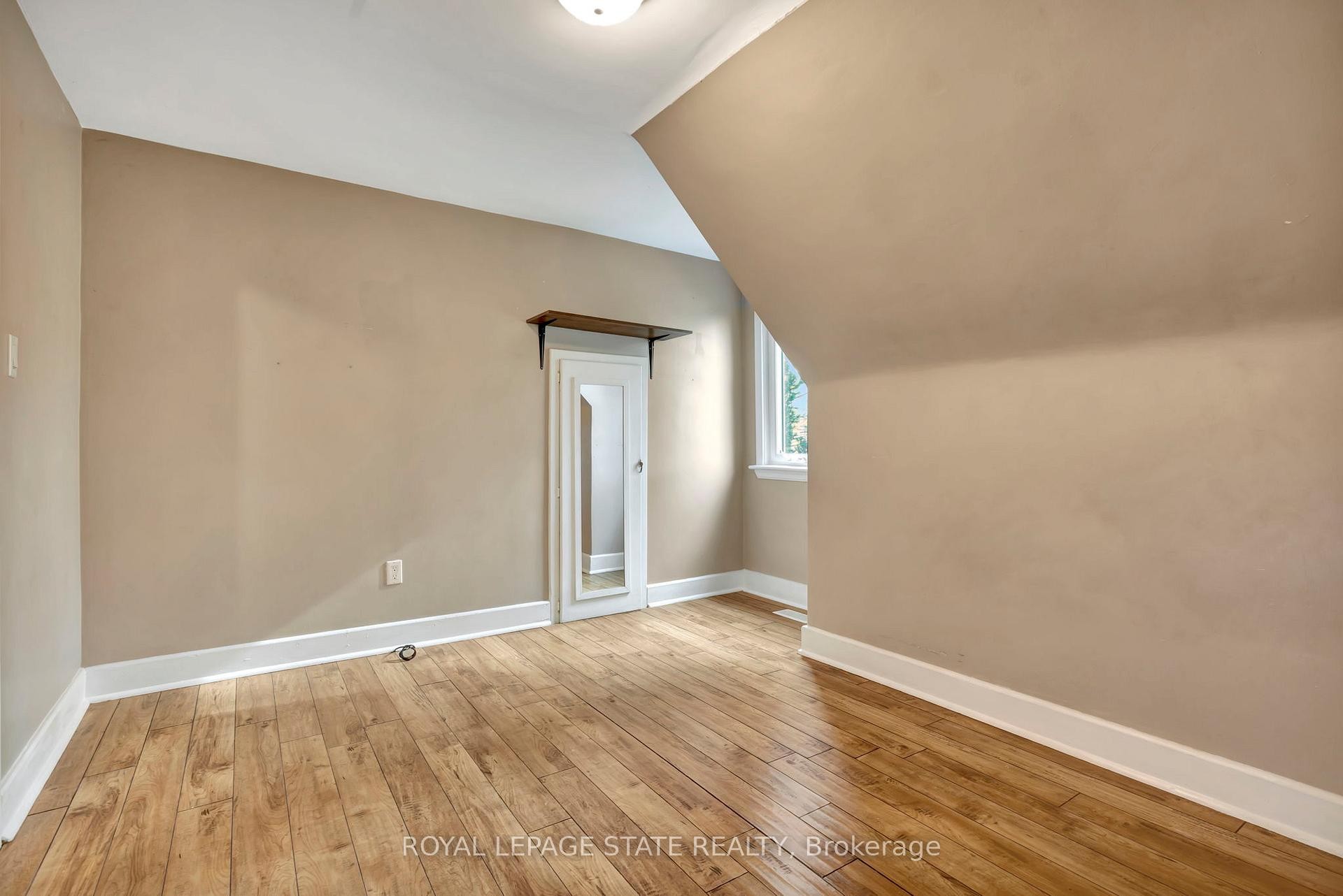 121 King Street E, Hamilton, ON - Indoor Photo Showing Other Room