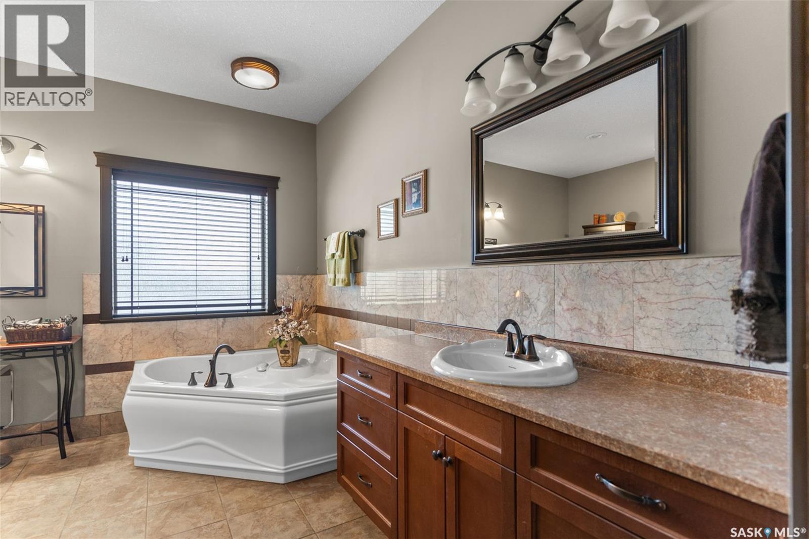 11 Robertson Road, Lanigan, SK - Indoor Photo Showing Bathroom