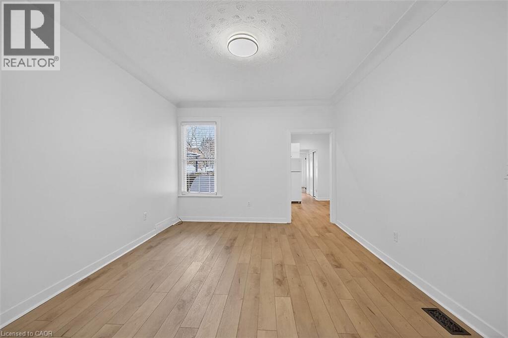 77 Barton Street E Unit# 1, Hamilton, ON - Indoor Photo Showing Other Room