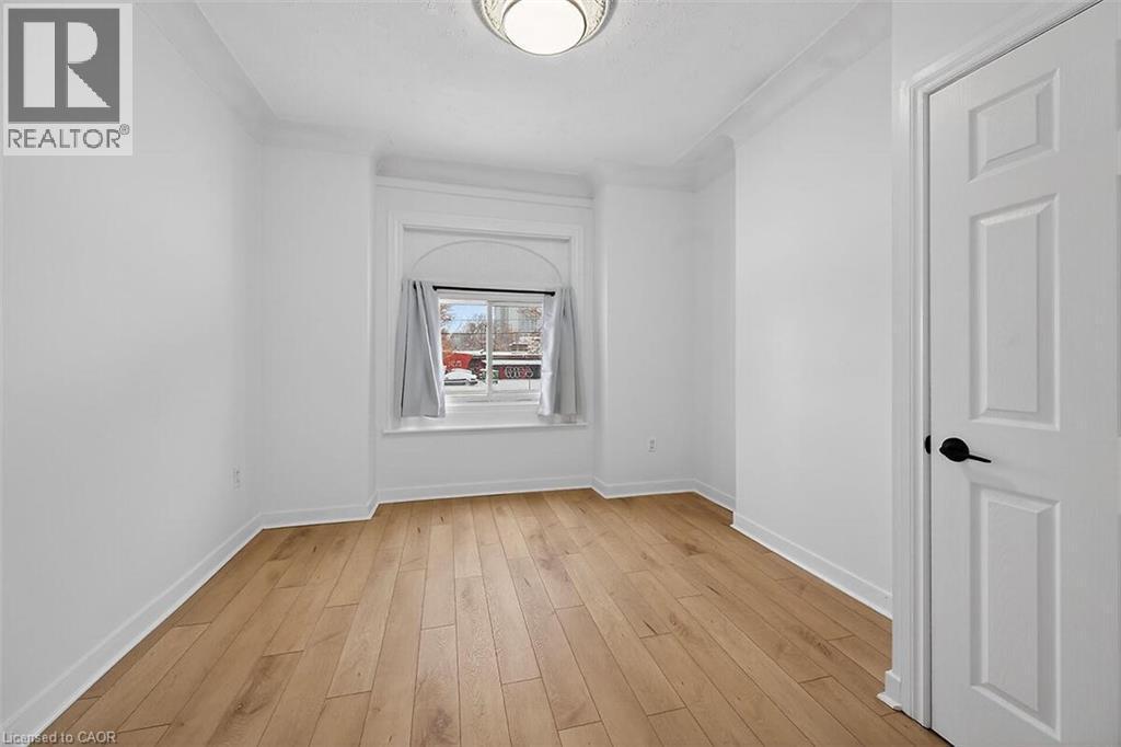 Front Bedroom - 77 Barton Street E Unit# 1, Hamilton, ON - Indoor Photo Showing Other Room
