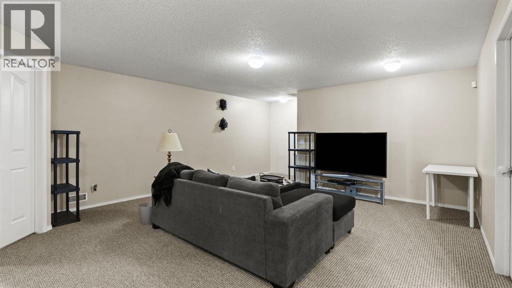 27 Cranwell Close Se, Calgary, AB - Indoor