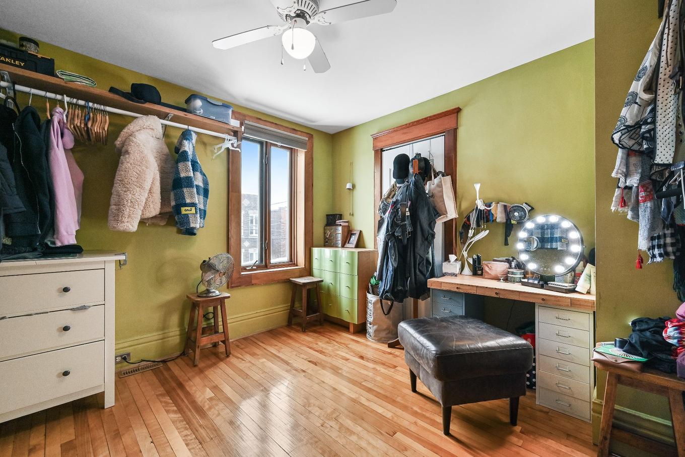 Chambre à coucher - 190 Rue Notre-Dame, Saint-Jean-Sur-Richelieu, QC - Indoor With Storage