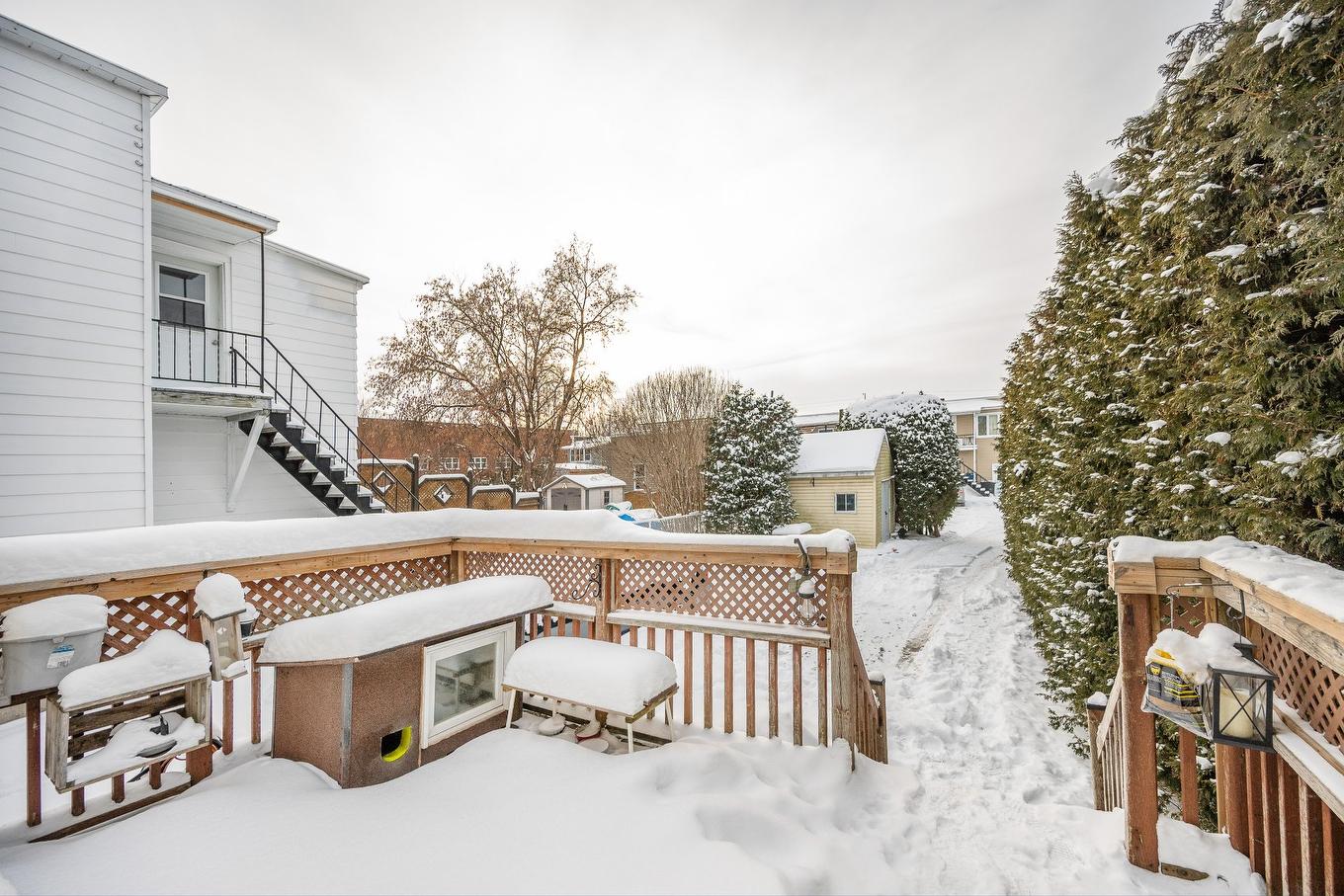 Terrasse - 190 Rue Notre-Dame, Saint-Jean-Sur-Richelieu, QC - Outdoor With Exterior