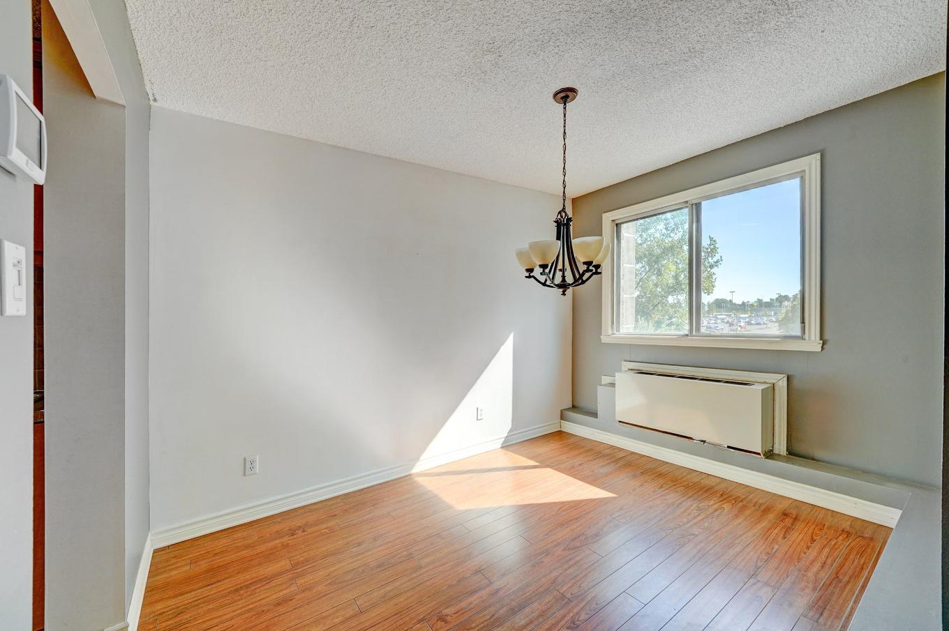 Salon - 309-1550 Av. Panama, Brossard, QC - Indoor Photo Showing Other Room