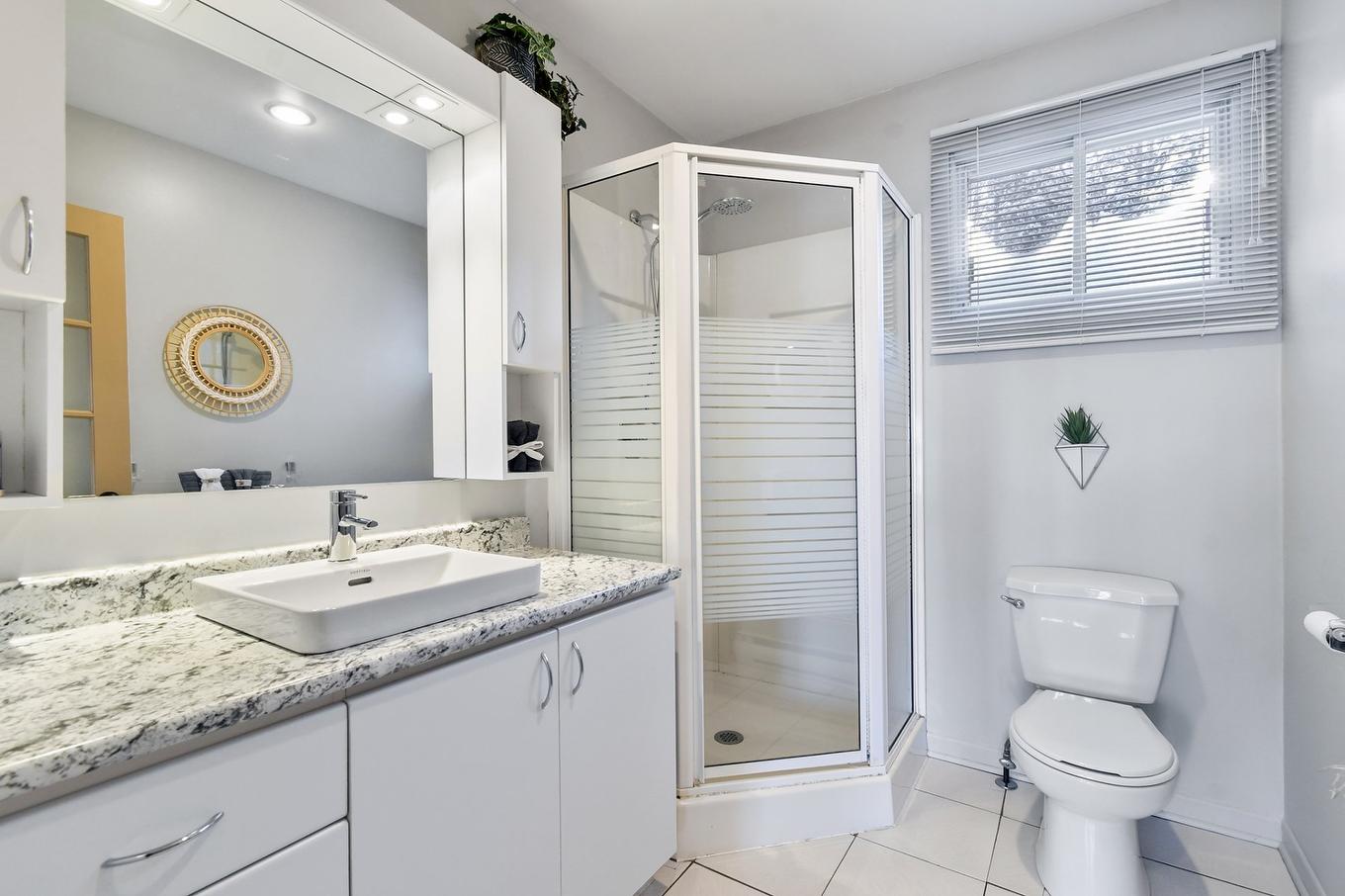 Bathroom - 11 Rue Karine, Saint-Jean-De-Matha, QC - Indoor Photo Showing Bathroom