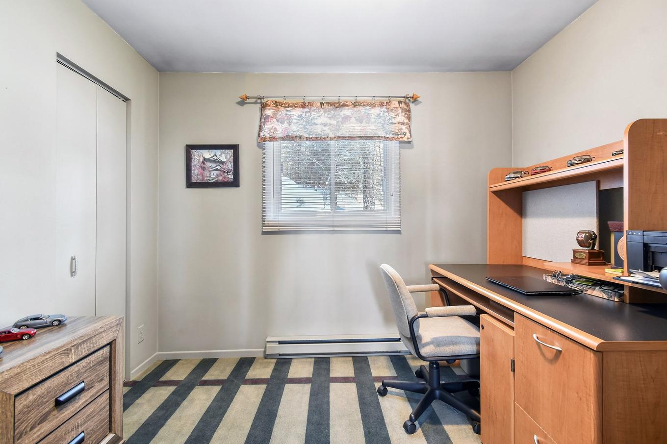 Bedroom - 11 Rue Karine, Saint-Jean-De-Matha, QC - Indoor Photo Showing Office