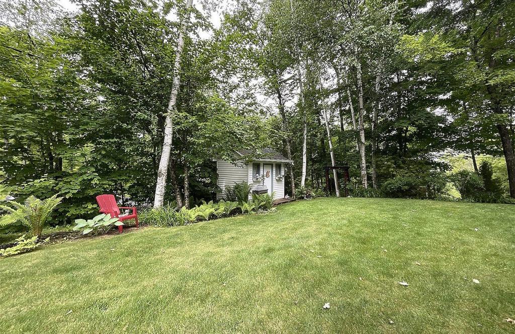 Backyard - 11 Rue Karine, Saint-Jean-De-Matha, QC - Outdoor