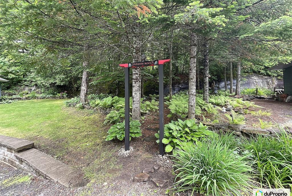 Backyard - 11 Rue Karine, Saint-Jean-De-Matha, QC - Outdoor