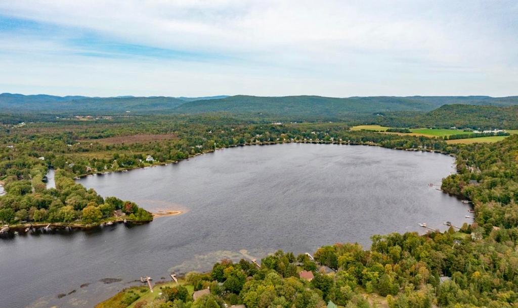 Aerial photo - 11 Rue Karine, Saint-Jean-De-Matha, QC - Outdoor With Body Of Water With View
