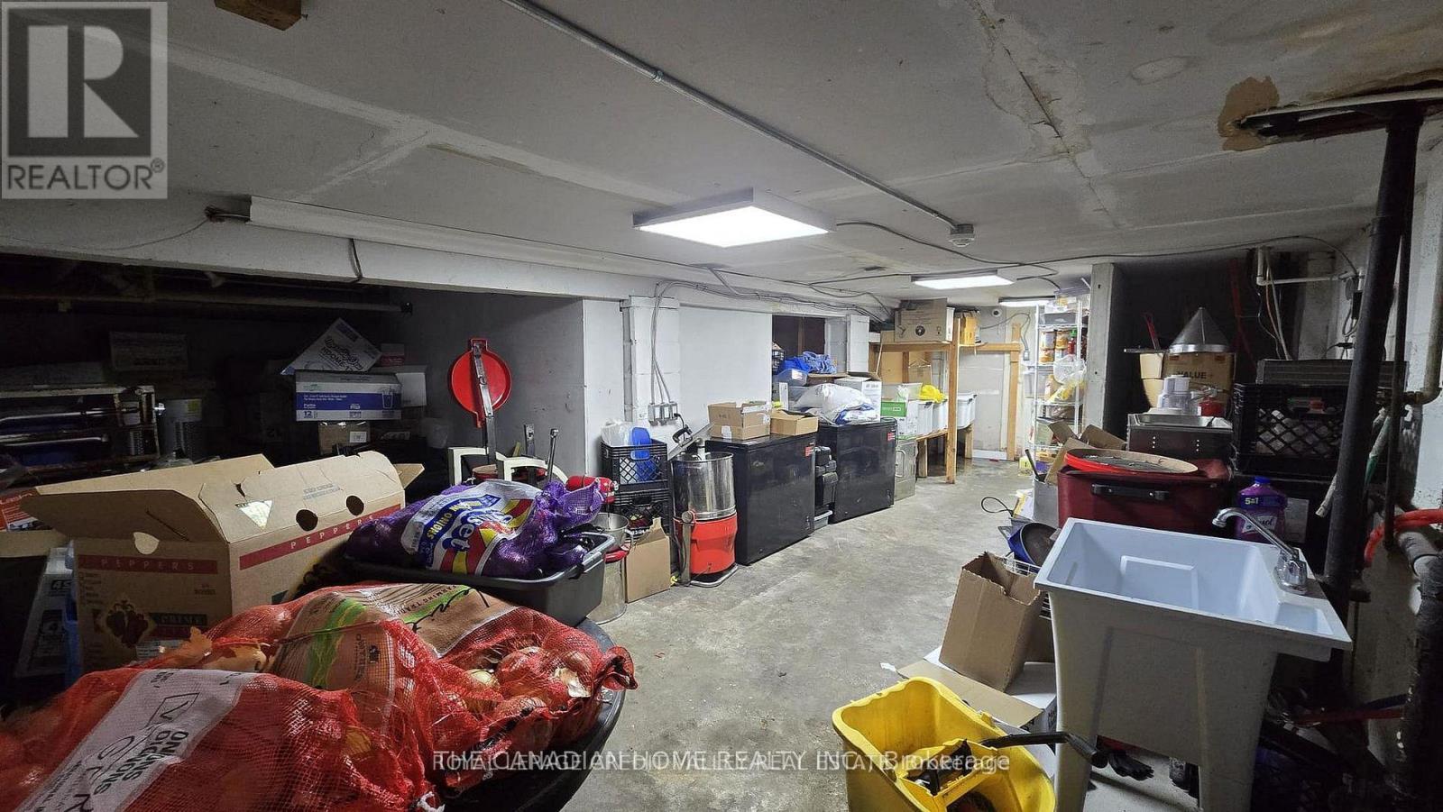 1443 Main Street E, Hamilton, ON