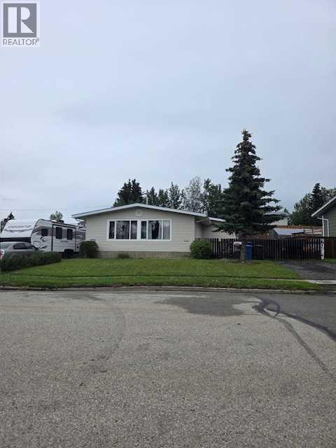 10850 98 Ave, Grande Cache, AB - Outdoor