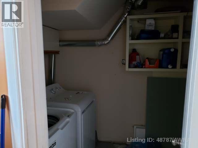 10850 98 Ave, Grande Cache, AB - Indoor Photo Showing Laundry Room