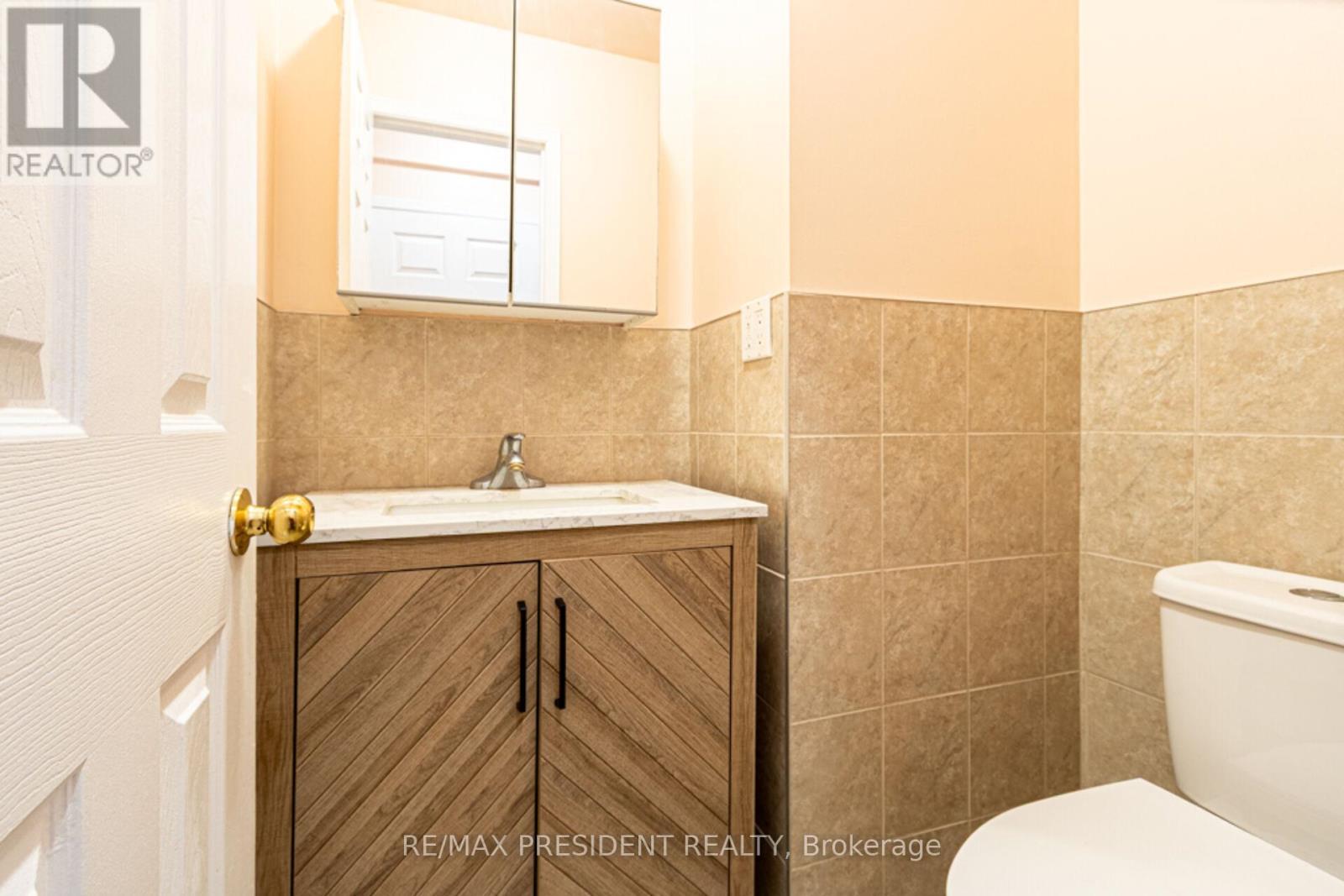 2957 Jackson Drive, Burlington, ON - Indoor Photo Showing Bathroom