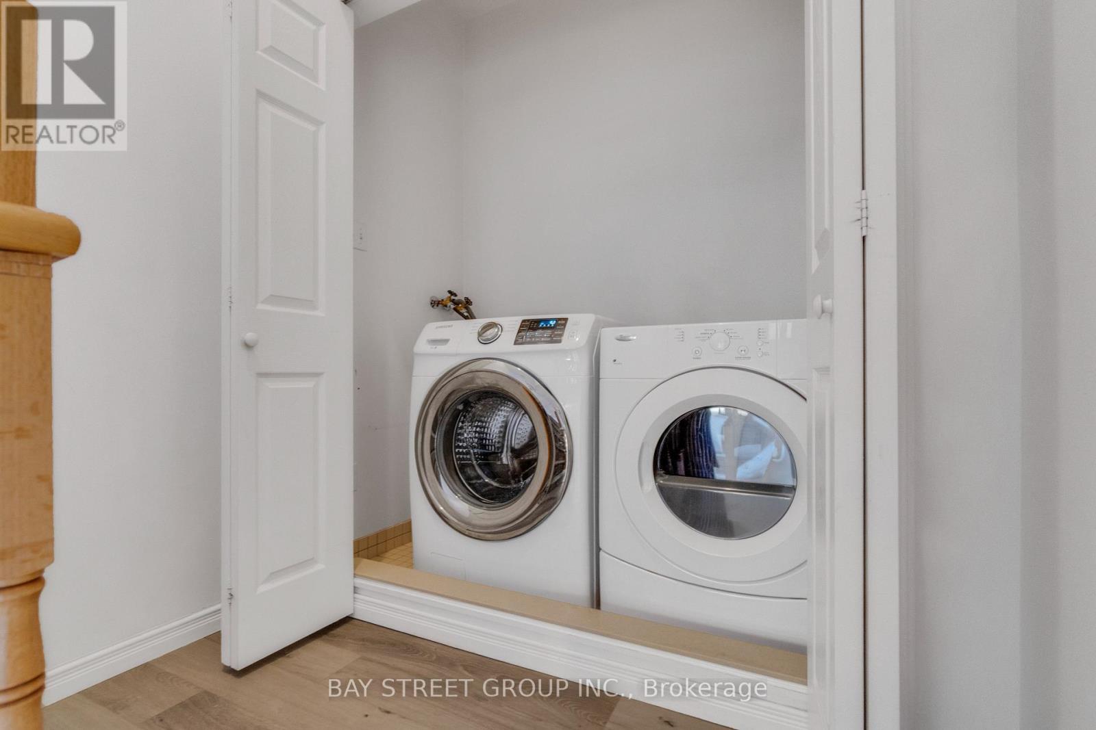 3196 Tim Dobbie Drive, Burlington, ON - Indoor Photo Showing Laundry Room