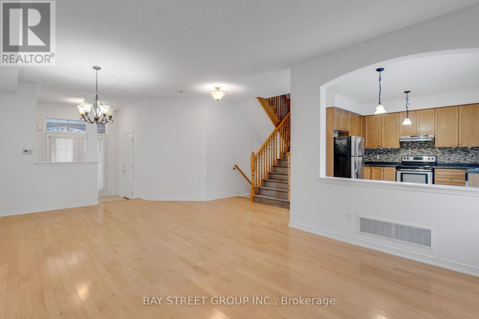 3196 Tim Dobbie Drive, Burlington, ON - Indoor Photo Showing Kitchen