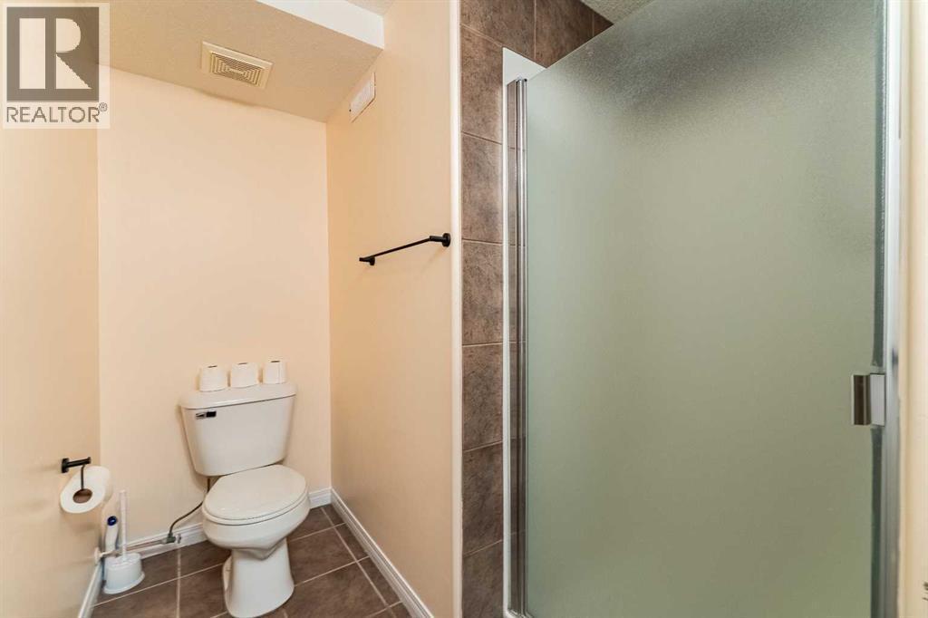 224 Highland Circle, Strathmore, AB - Indoor Photo Showing Bathroom