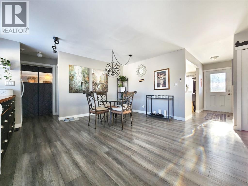 214 48 Avenue E, Claresholm, AB - Indoor Photo Showing Other Room