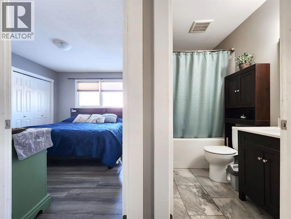 214 48 Avenue E, Claresholm, AB - Indoor