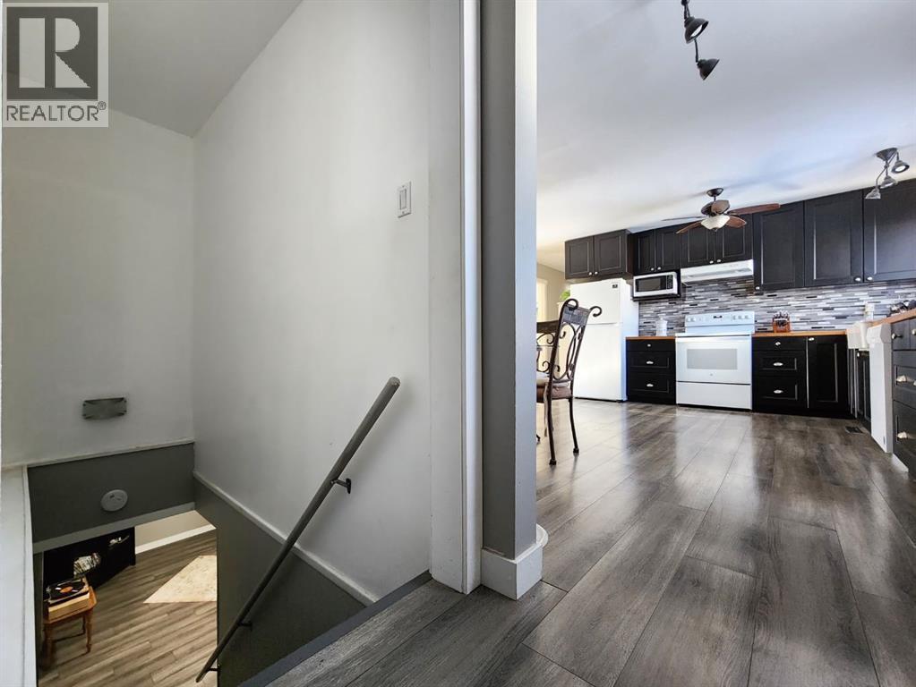 214 48 Avenue E, Claresholm, AB - Indoor Photo Showing Other Room