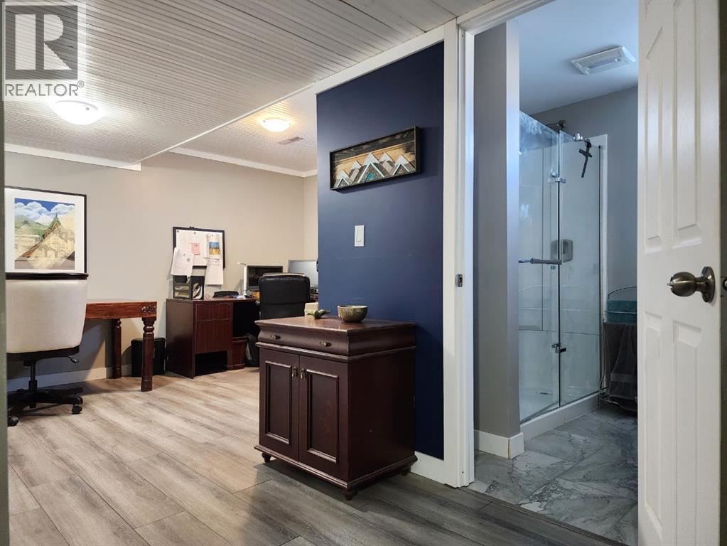 214 48 Avenue E, Claresholm, AB - Indoor