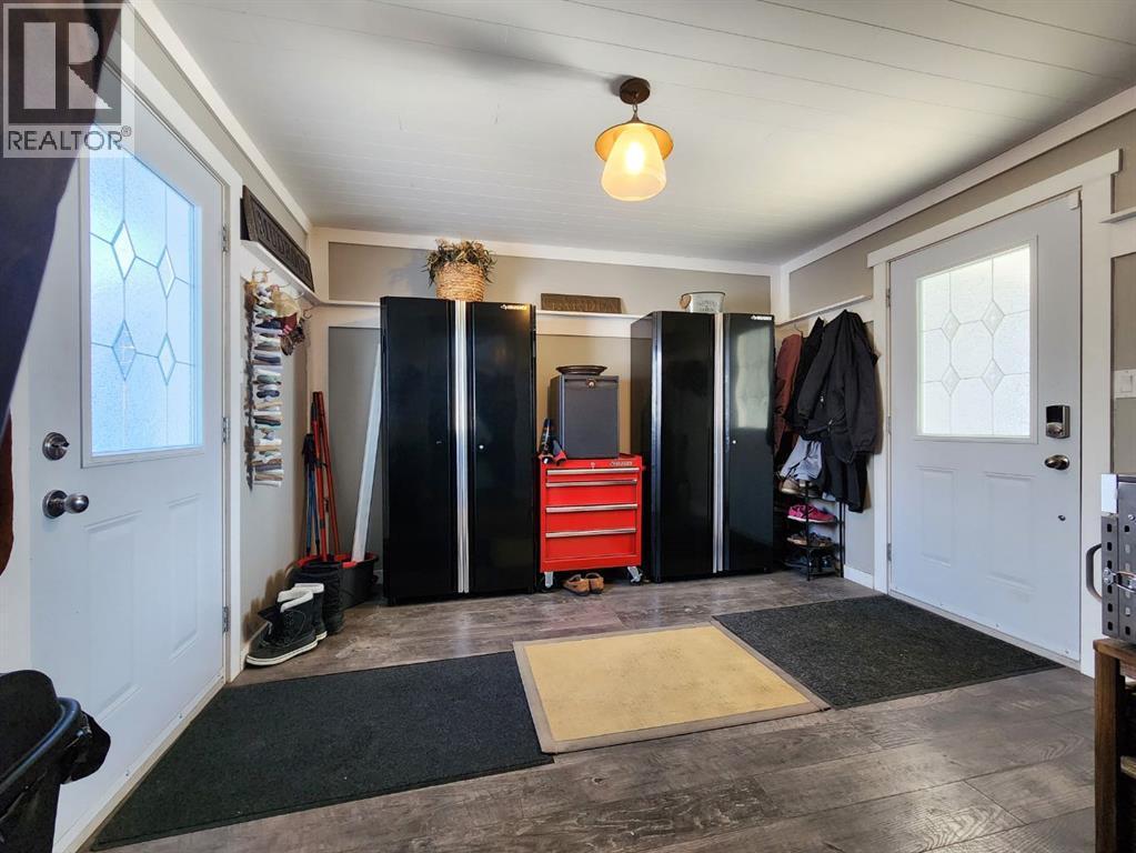 214 48 Avenue E, Claresholm, AB - Indoor Photo Showing Other Room