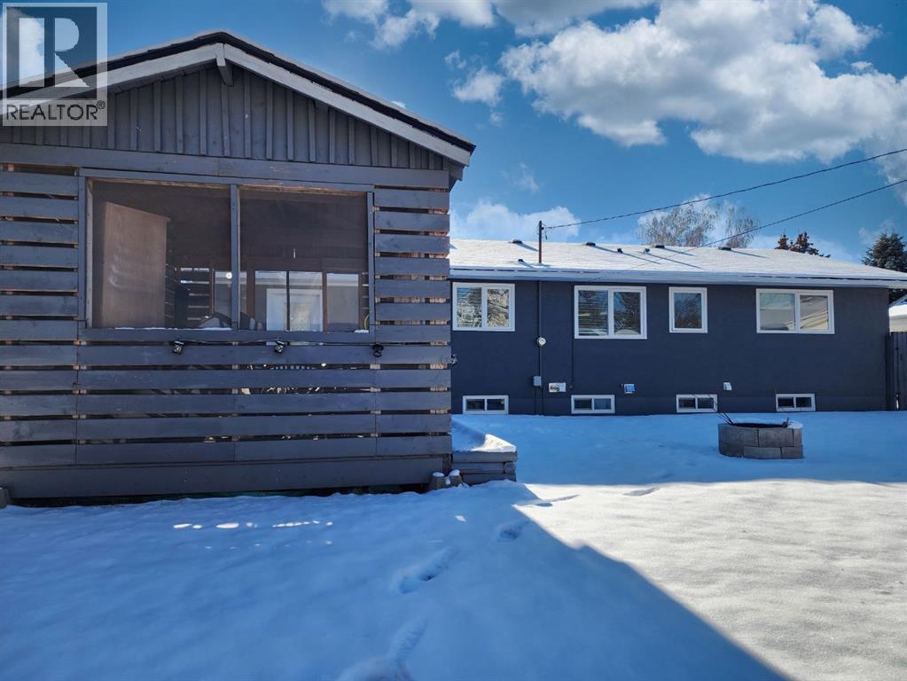 214 48 Avenue E, Claresholm, AB - Outdoor