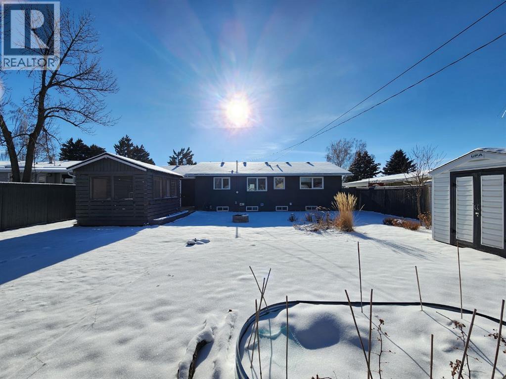 214 48 Avenue E, Claresholm, AB - Outdoor