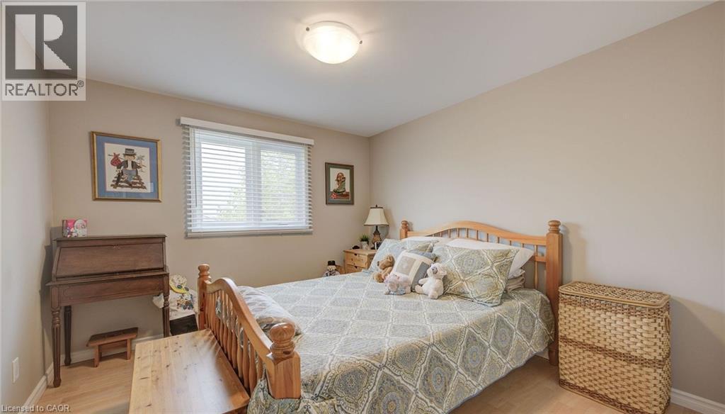 400 Foxhunt Place, Waterloo, ON - Indoor Photo Showing Bedroom