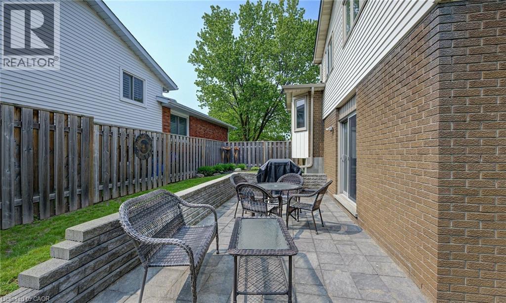 400 Foxhunt Place, Waterloo, ON - Outdoor With Exterior