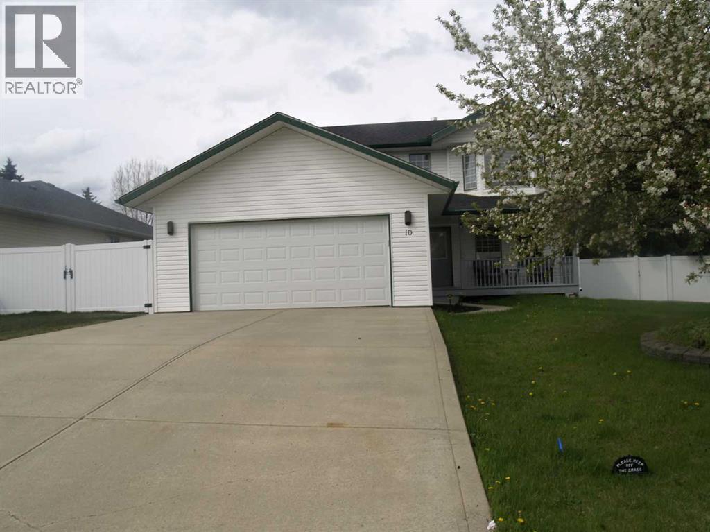 10 Pickwick Lane, Lacombe, AB - Outdoor