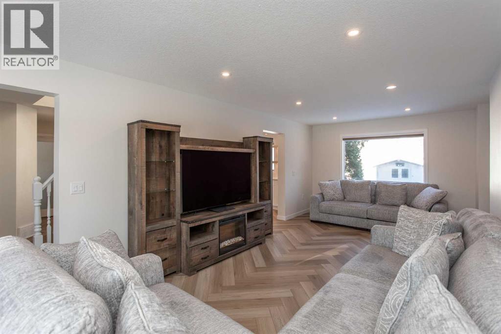 10 Pickwick Lane, Lacombe, AB - Indoor