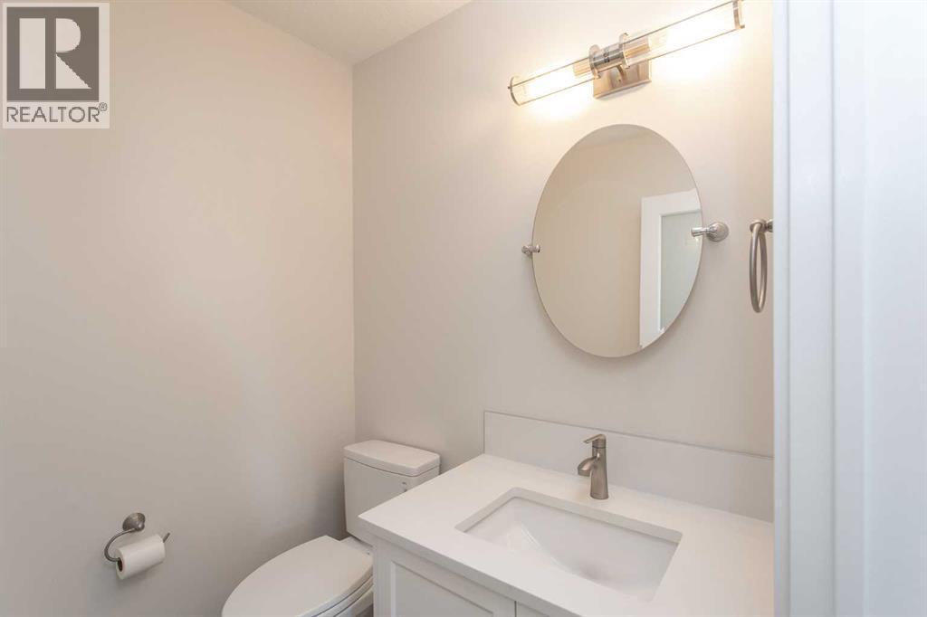 10 Pickwick Lane, Lacombe, AB - Indoor Photo Showing Bathroom