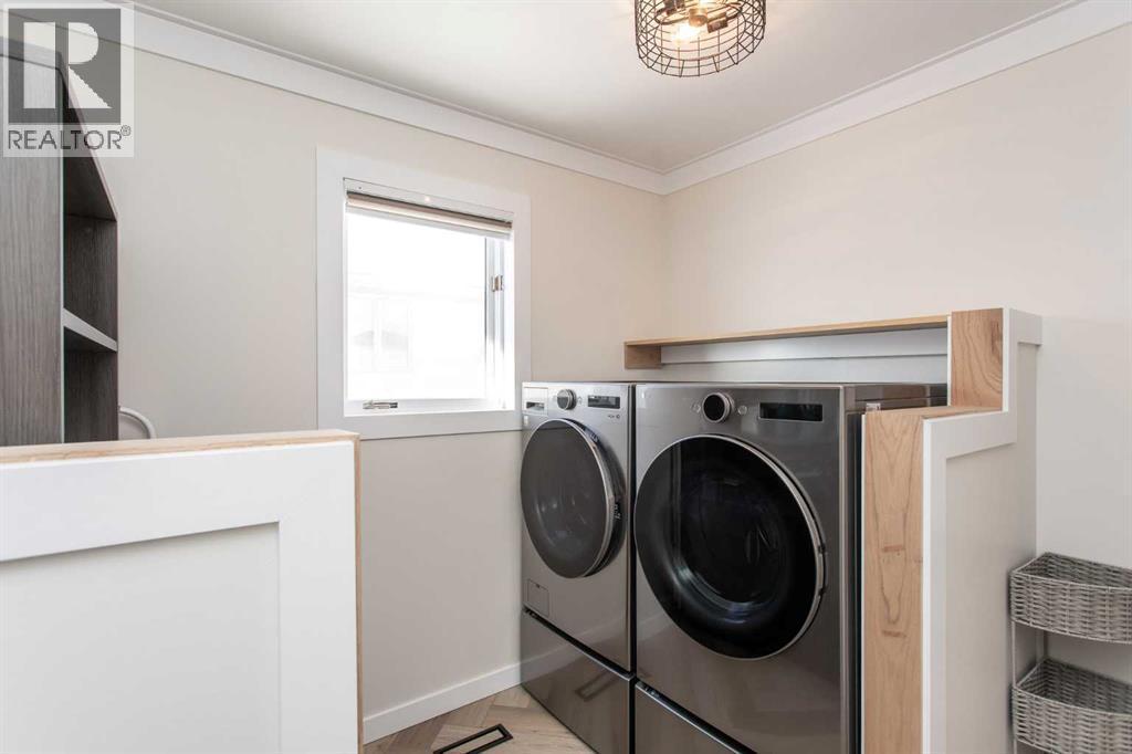 10 Pickwick Lane, Lacombe, AB - Indoor Photo Showing Laundry Room