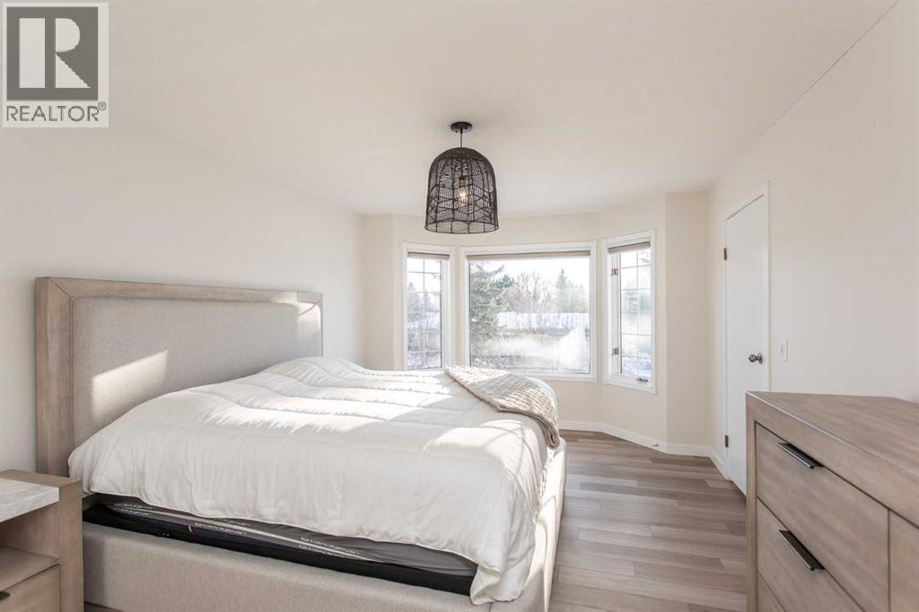 10 Pickwick Lane, Lacombe, AB - Indoor Photo Showing Bedroom